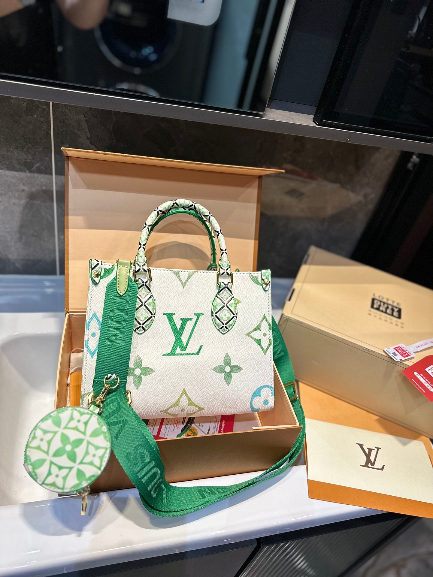 【2025】【関税負担なし 公式旗艦店】ルイ 斜めがけバッグ Fashion bag 998